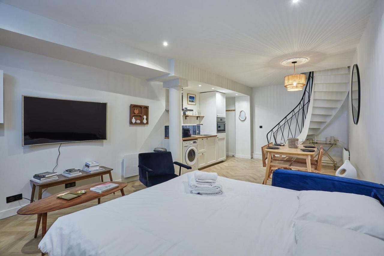 Duplex Center Of Paris By Studio Prestige Экстерьер фото